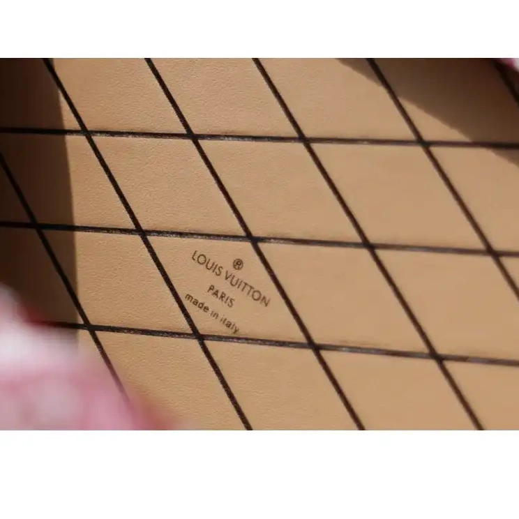 Fashionreps Bags 2102SH0017 LV 0520